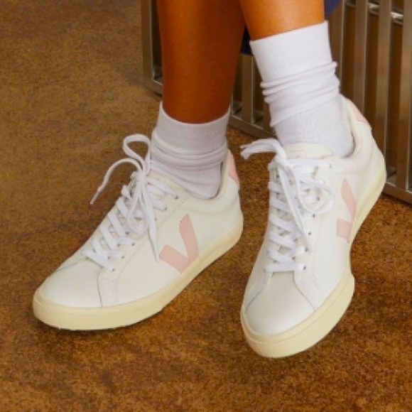 VEJA Esplar Bicolor Leather Low-NWOT